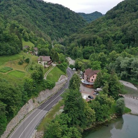 Bed and Breakfast Okrepcevalnica Kurn'K Cerkno Exterior foto
