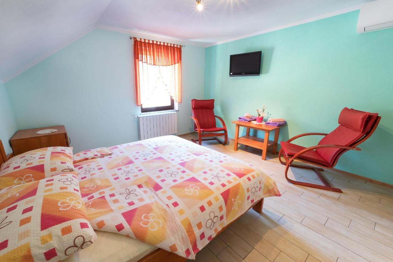 Bed and Breakfast Okrepcevalnica Kurn'K Cerkno Exterior foto