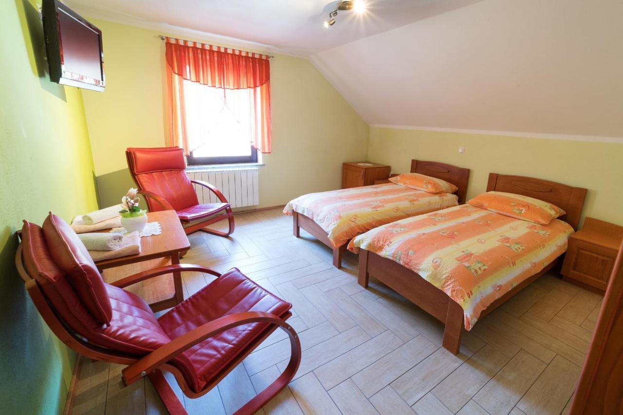 Bed and Breakfast Okrepcevalnica Kurn'K Cerkno Exterior foto