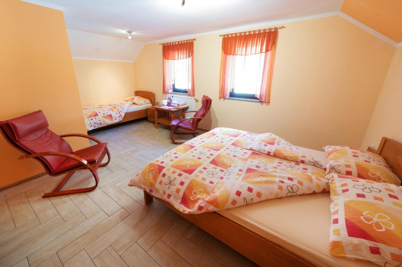 Bed and Breakfast Okrepcevalnica Kurn'K Cerkno Exterior foto
