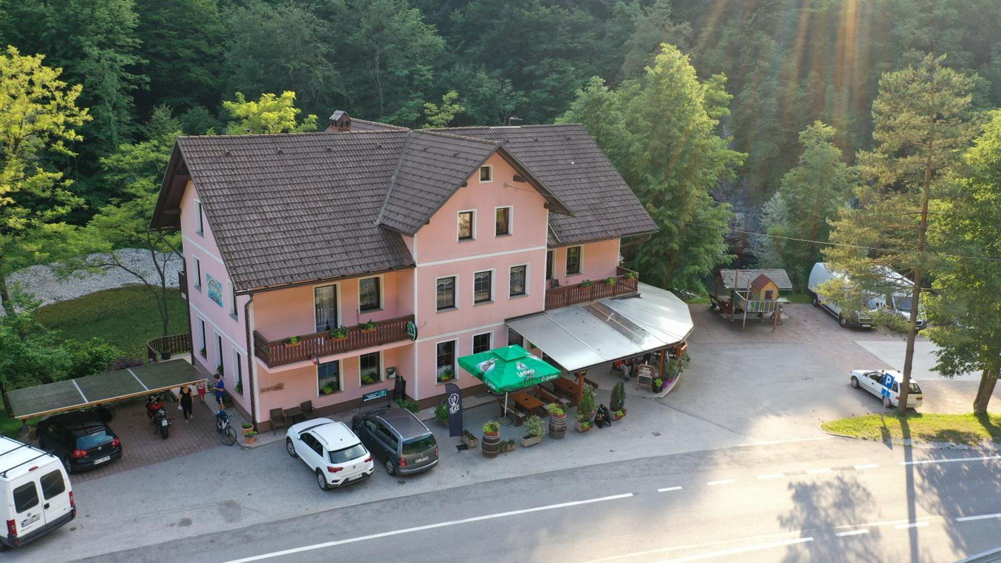 Bed and Breakfast Okrepcevalnica Kurn'K Cerkno Exterior foto