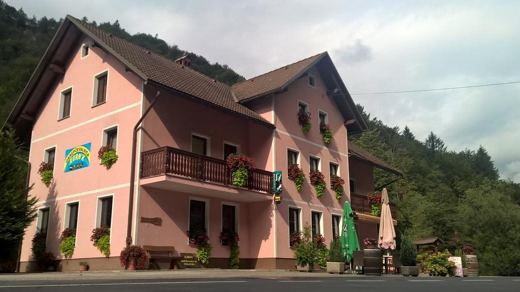 Bed and Breakfast Okrepcevalnica Kurn'K Cerkno Exterior foto